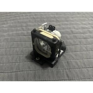 GENUINE OEM HITACHI DT00671 Lamp for CP-HS2050 CP-HX1085 CP-HX2060 CP-S335 2LU